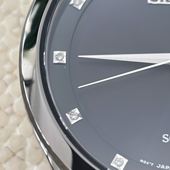 New! Vintage Seiko Solar Black Steel Watch w/Diamond Hour Markers - Picture 7 of 14